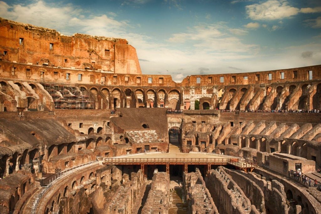 Bagian Dalam Colosseo yang bisa kamu kunjungi