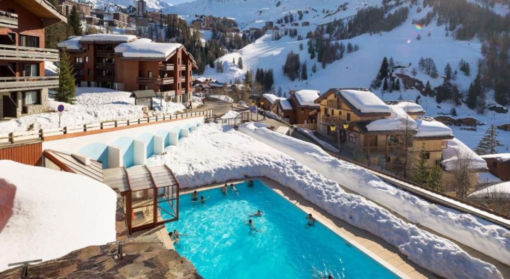 Hotel & Bar di Pegunungan Plagne